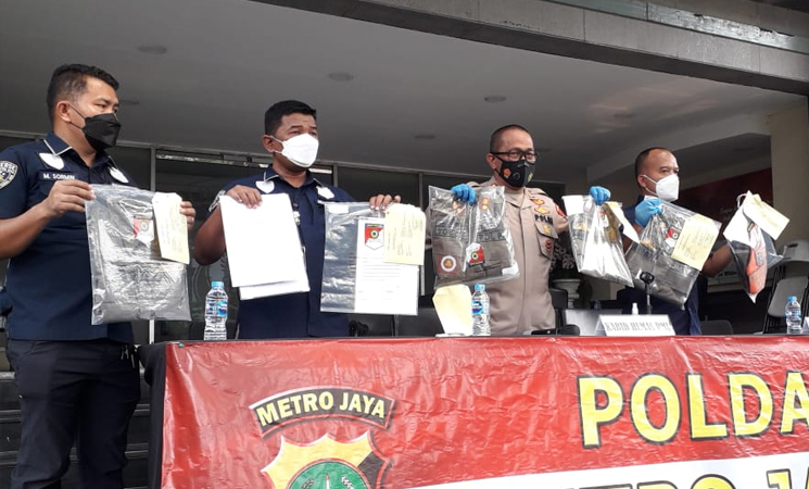 Raup_Puluhan_Juta_Janjikan_Menjadi_Satpol_PP.jpg
